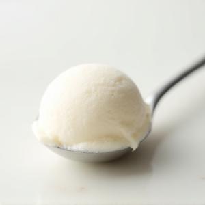 Pure white fior di latte gelato